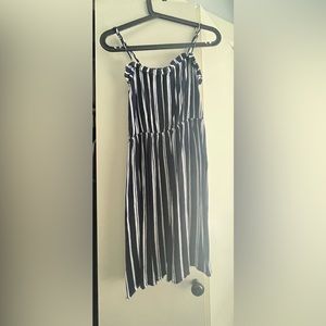 FOREVER 21 slip dress, perfect for summer, size M